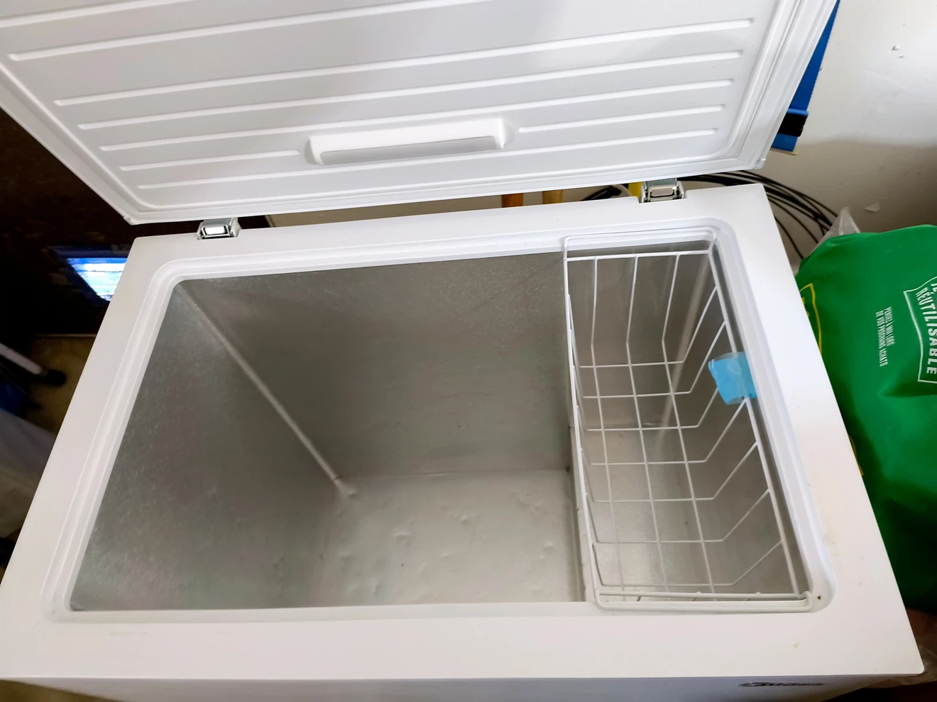 Midea Chest Freezer - photo 4