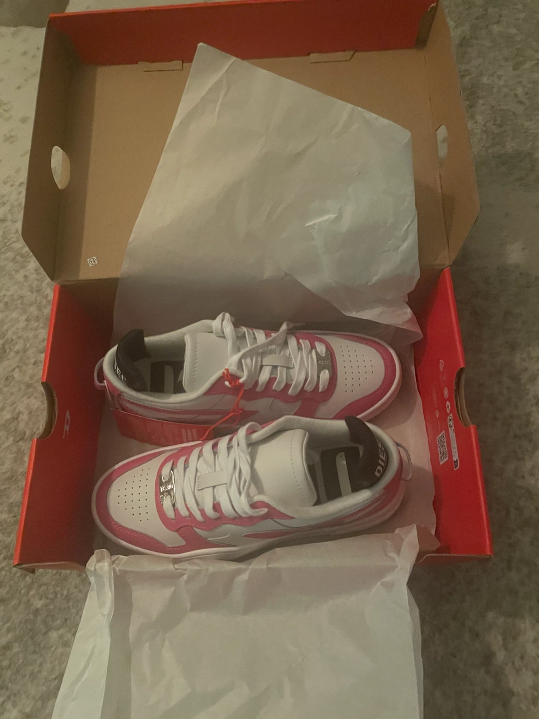Diesel White and Pink Sneakers - photo 3