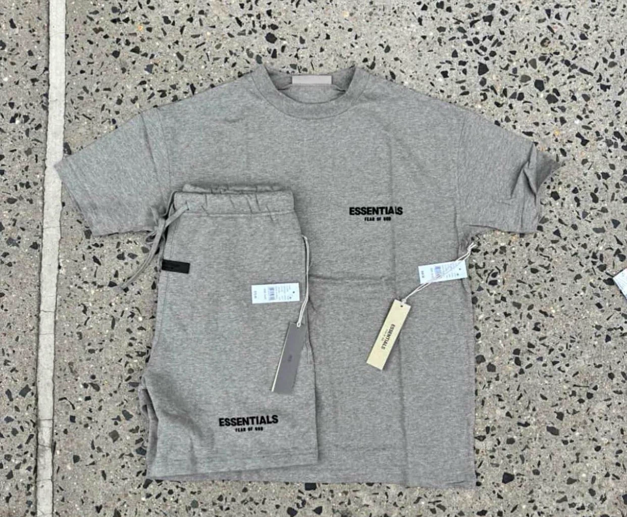Essentials Fear of God T-Shirt and Shorts Set - photo 2