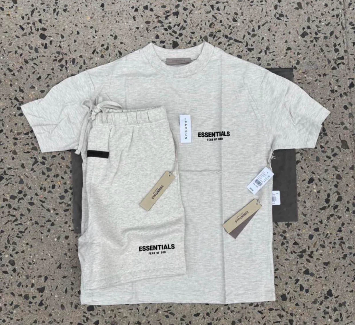 Essentials Fear of God T-Shirt and Shorts Set - photo 3