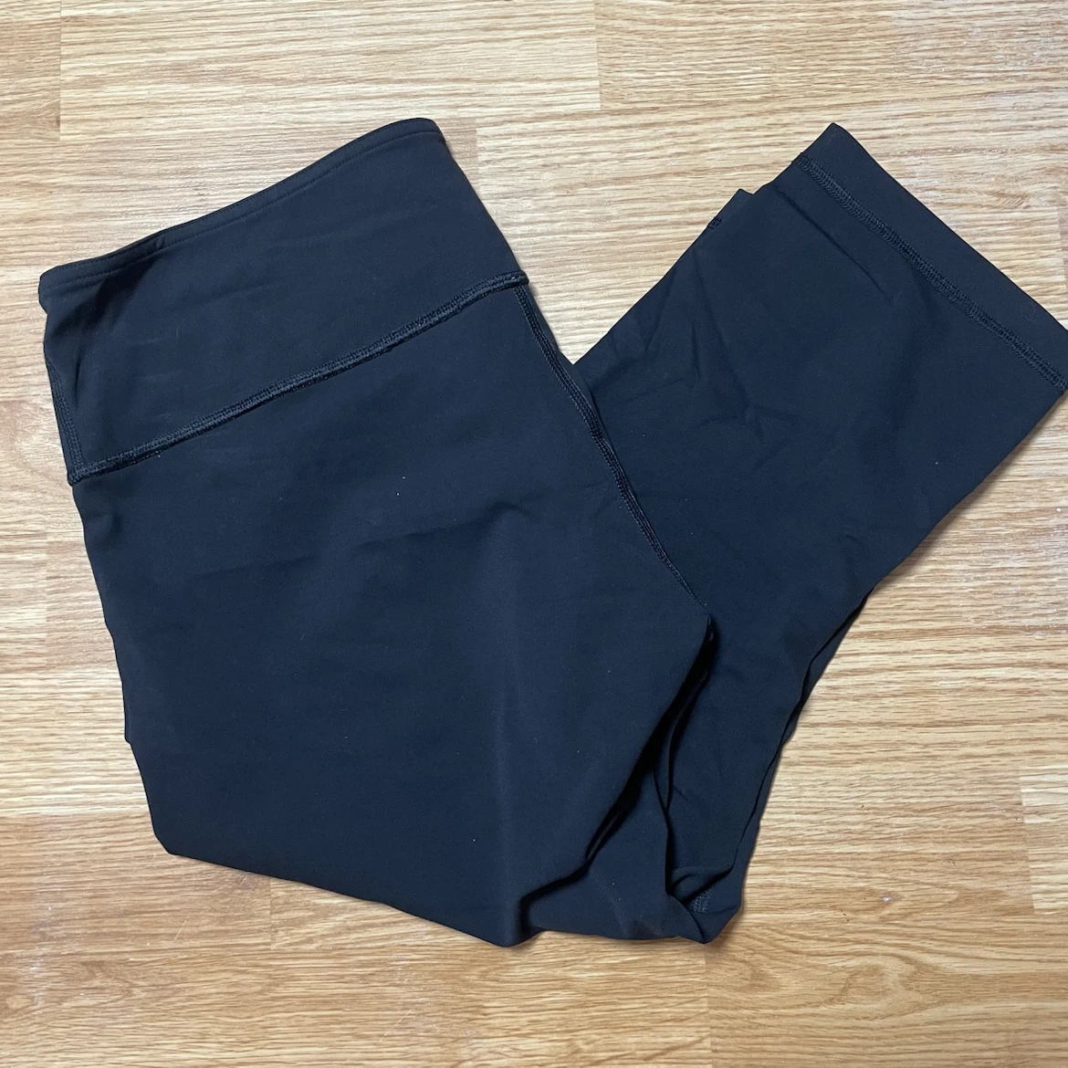 Lululemon Yoga Capris (mid calf) - photo 4