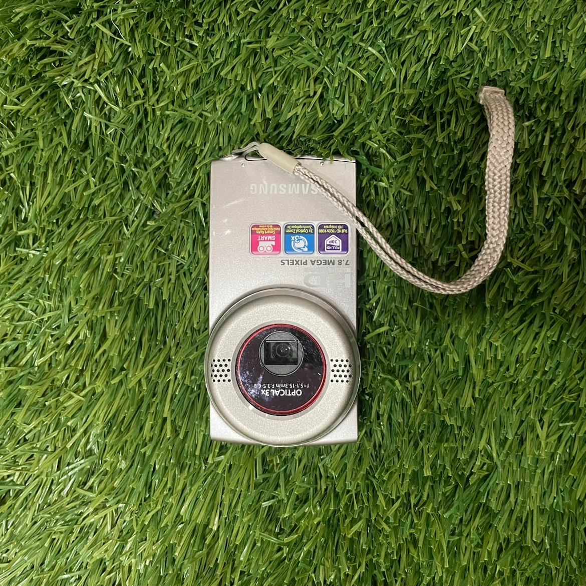 Handheld Compact Camcorder / Digital Camera
