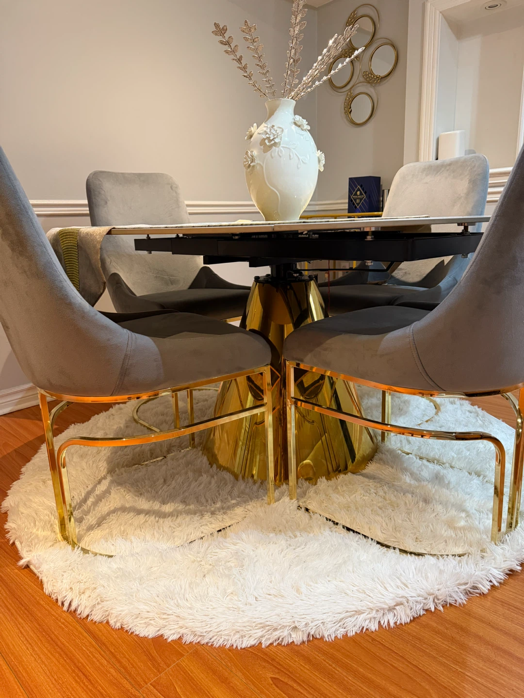 Round Dining Table with 4 Grey Chairs - photo 2