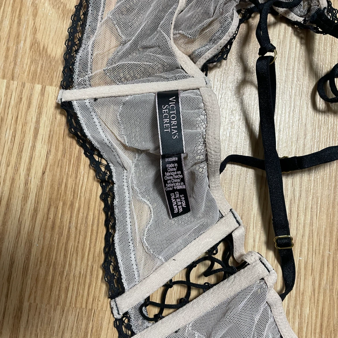 Victoria Secret Black Lacy Bralette - photo 3