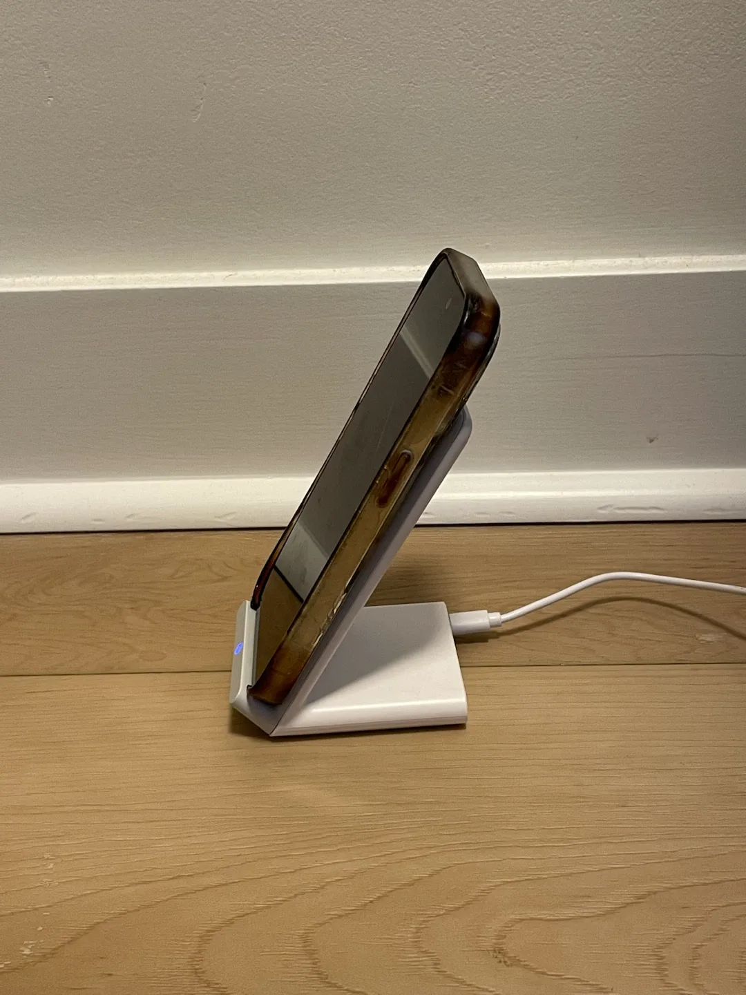Wireless White Anker Charger