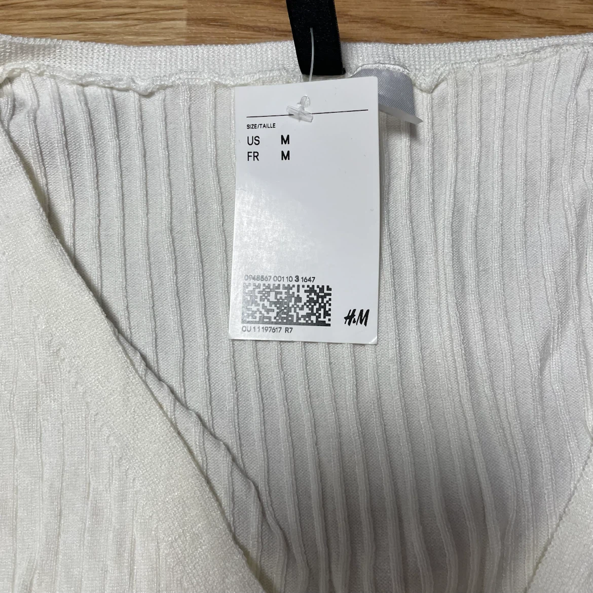 BNWT Brand: H&M Size: Medium  Pick up by Runnymede Station - photo 2