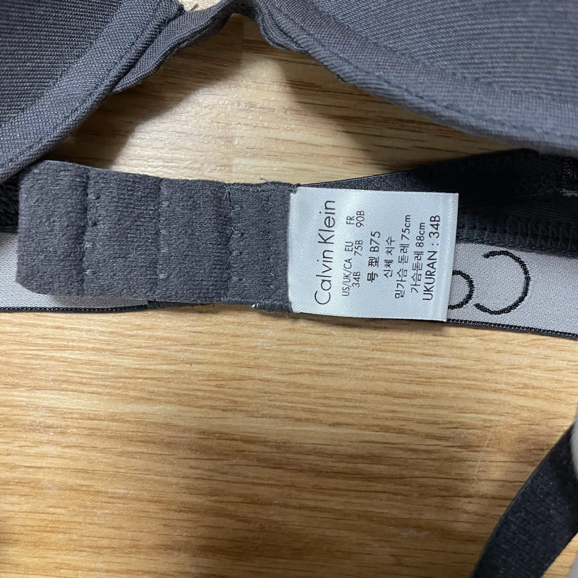 Calvin Klein Bras 34B - photo 2