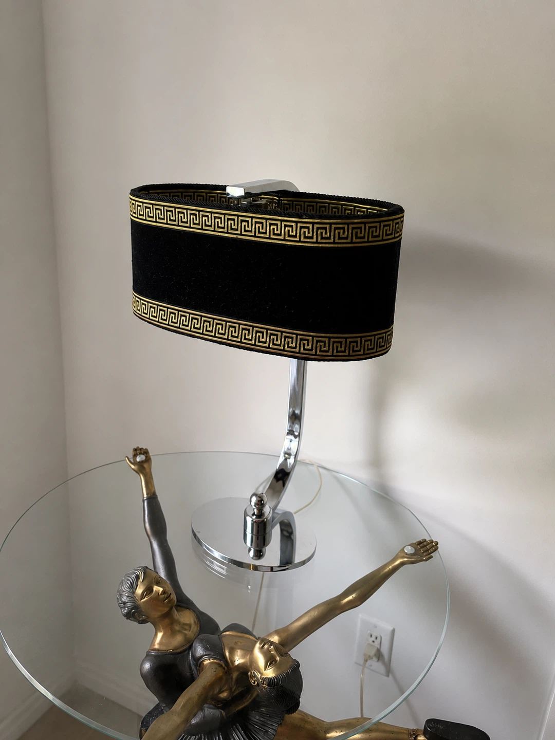 Black velvet Table Lamp with Decorative Base - photo 2