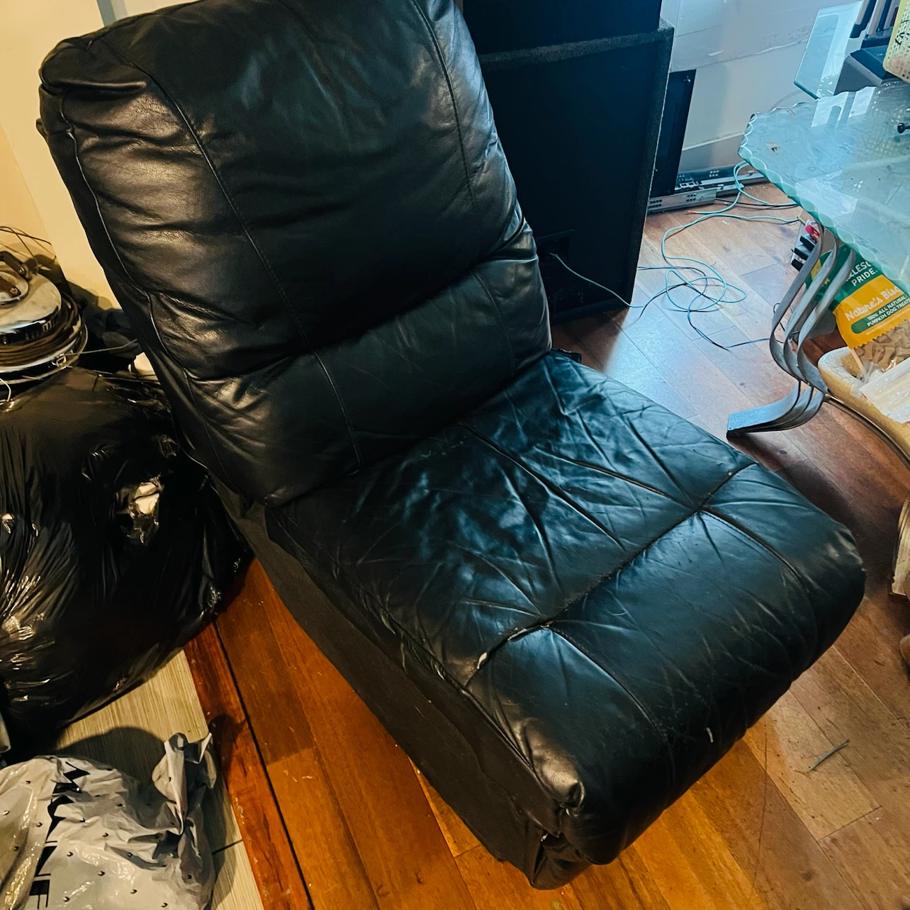 Black Leather Recliner Chair - photo 2