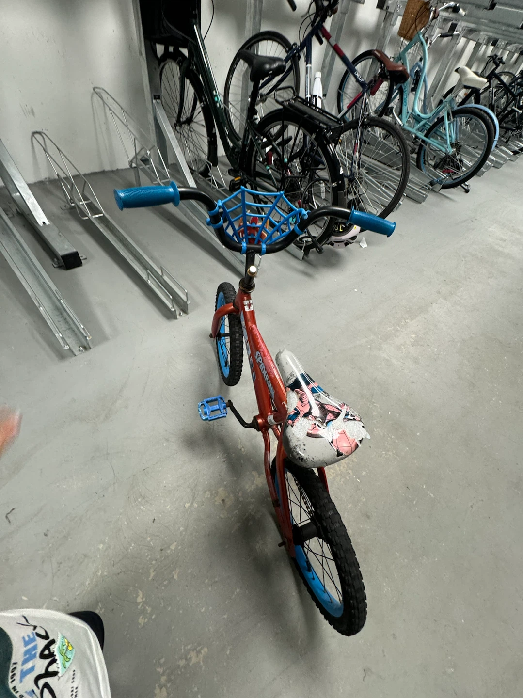Spider-Man Kids Bike - photo 4