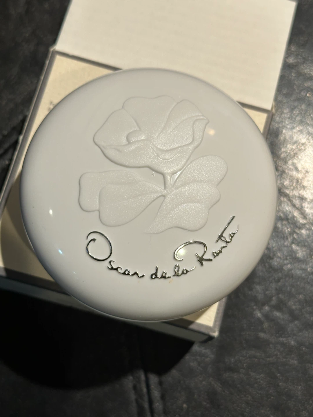 Oscar de la Renta Perfumed Soap - 3.5 oz - photo 3