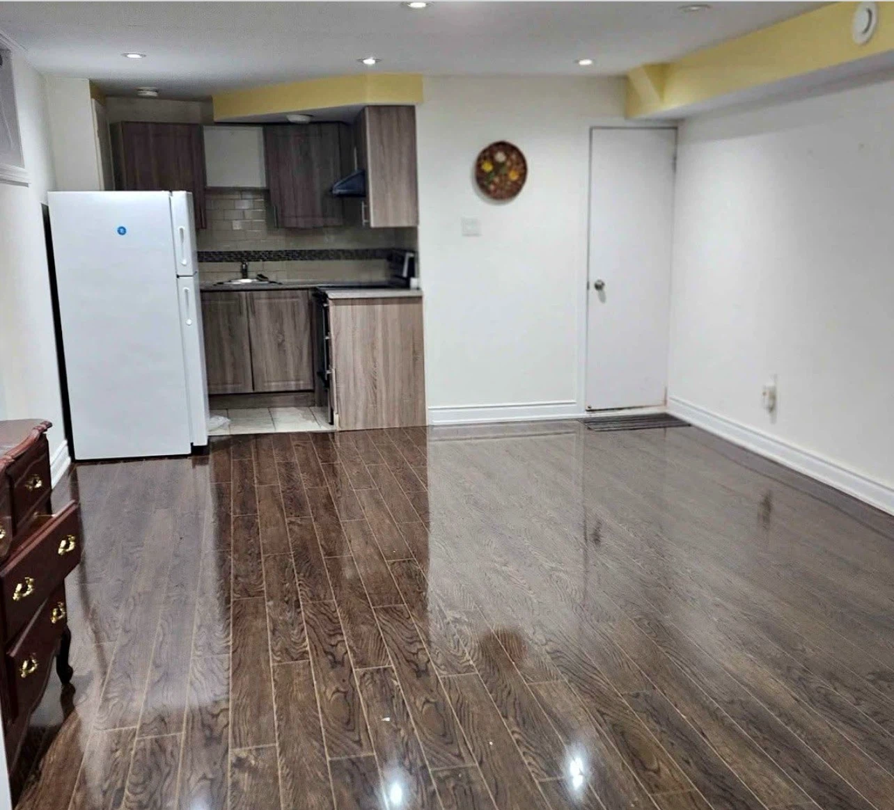 1 bedroom basement apartment