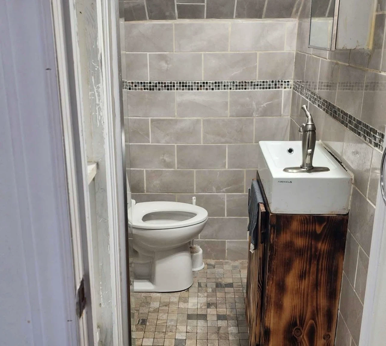 1 bedroom basement apartment - photo 4