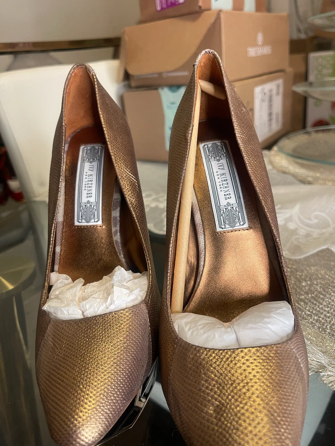 Ivy Kirzhner Gold Textured Platform Heels - photo 3
