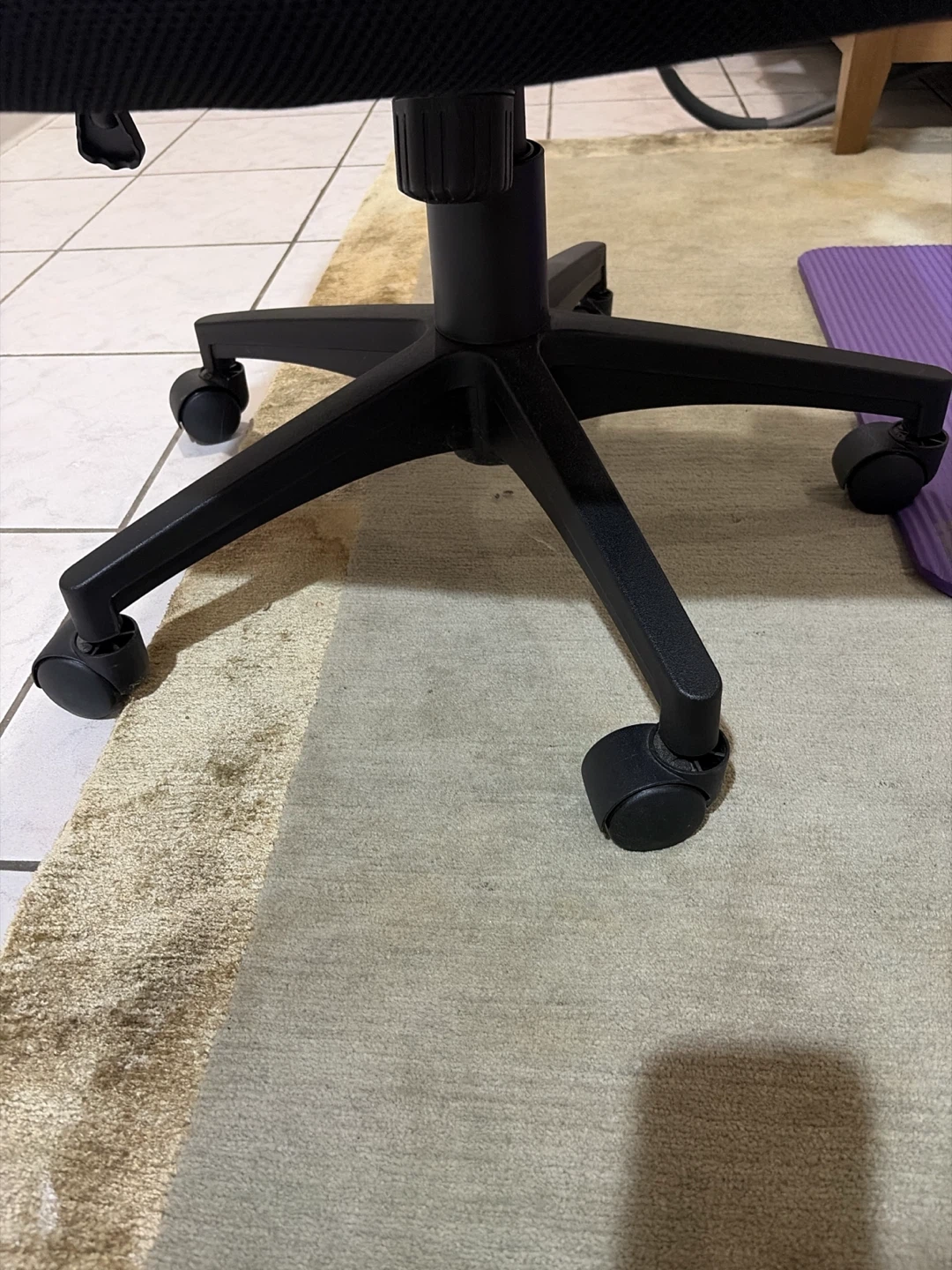 Black Mesh Office Chair - photo 2