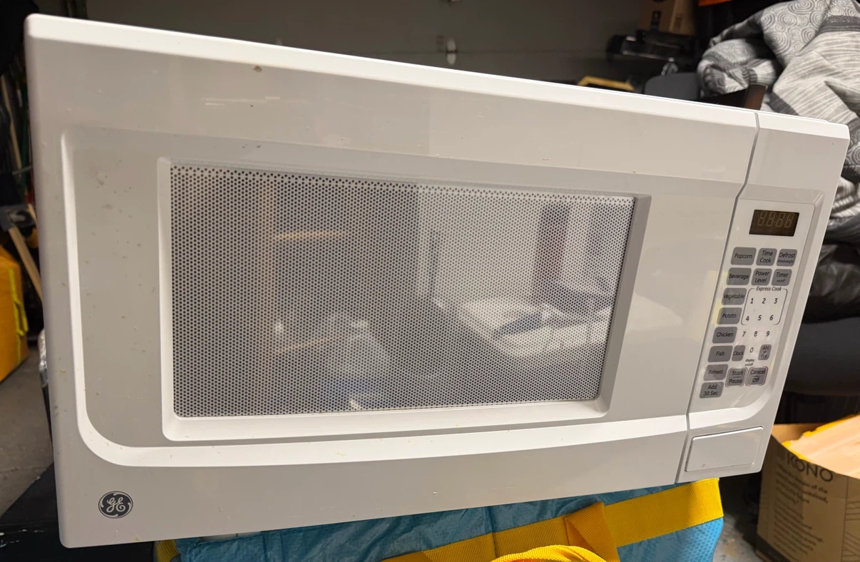 GE Microwave - photo 2