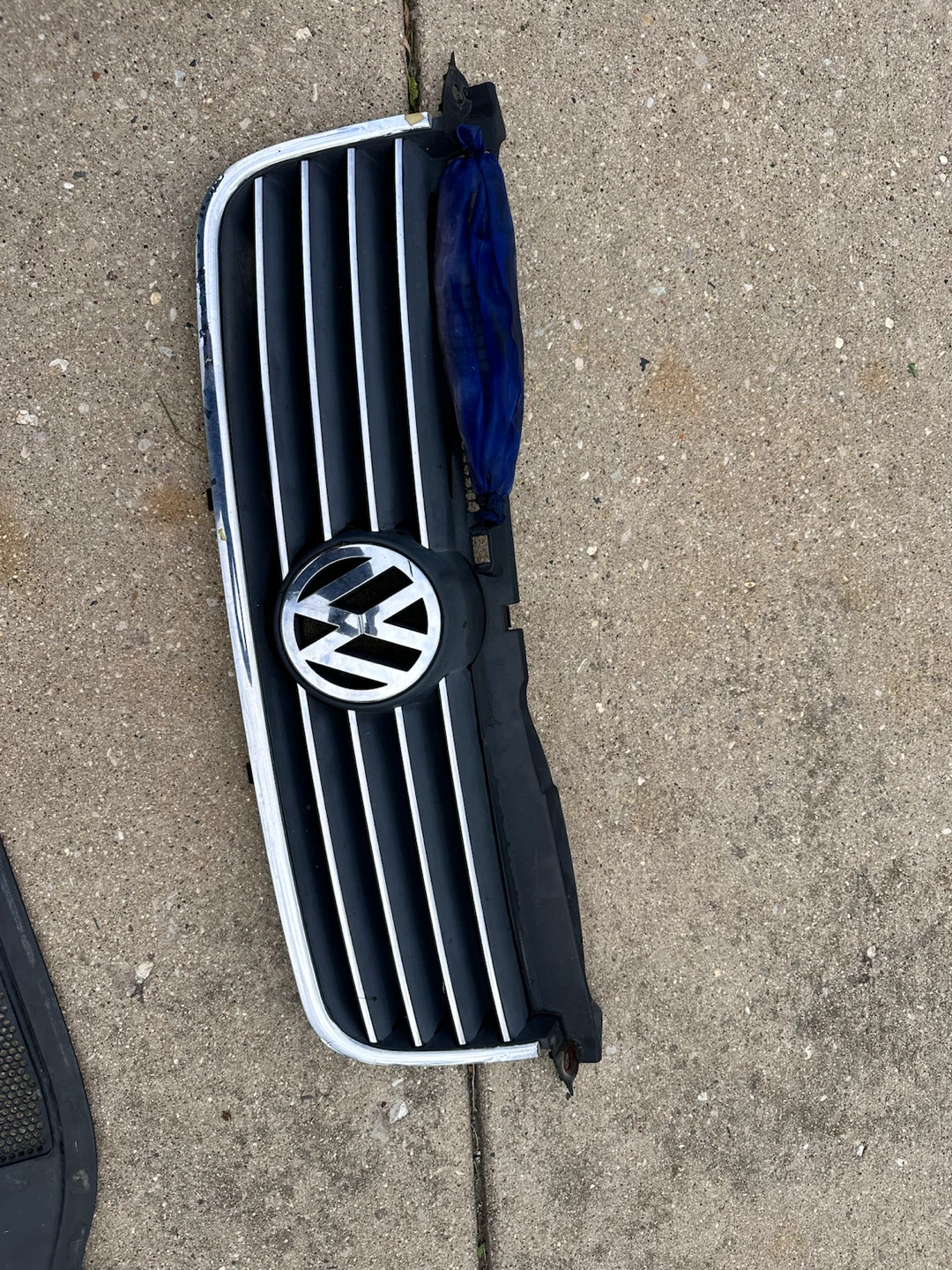 VW Passat Front grill