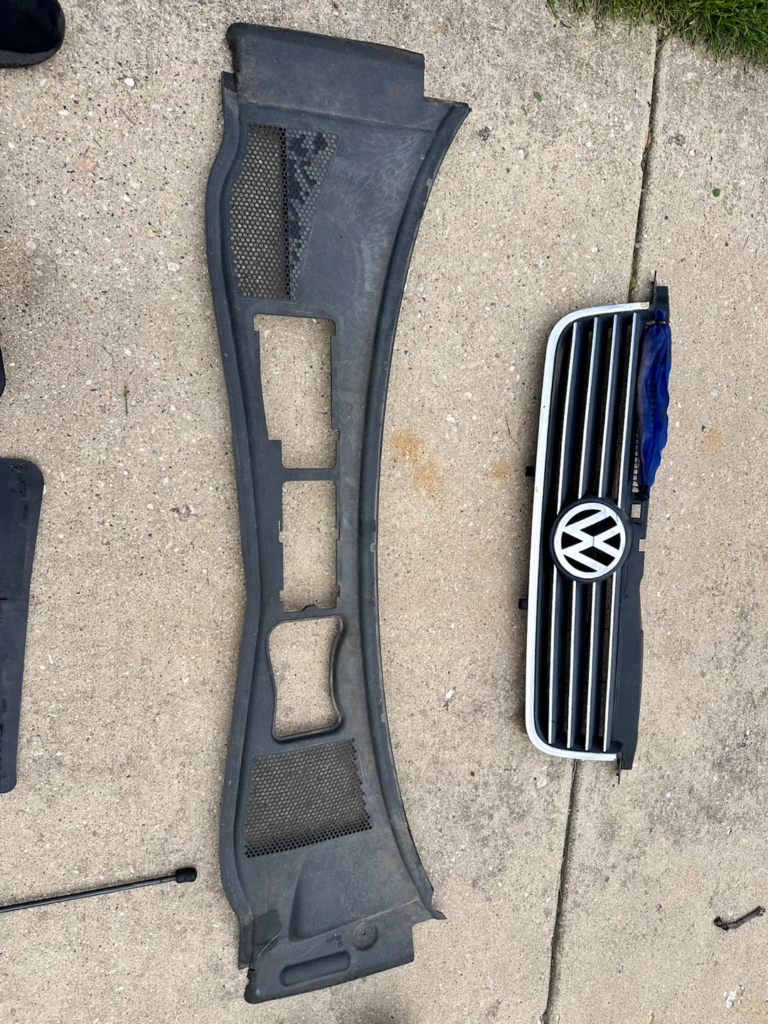 VW Passat Front grill - photo 5