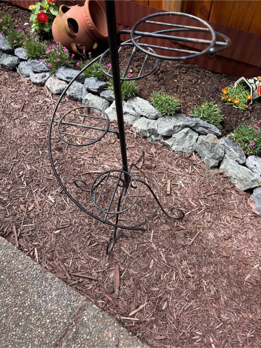 Plant stand - photo 2