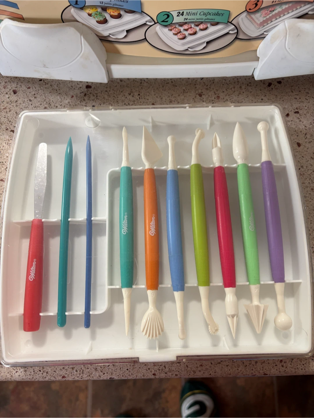Wilton Cake/Cupcake baking Batch - photo 4
