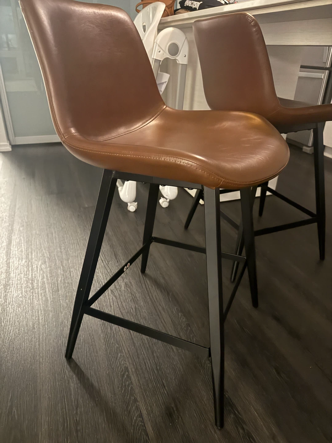 Leather bar stools x2 - photo 2