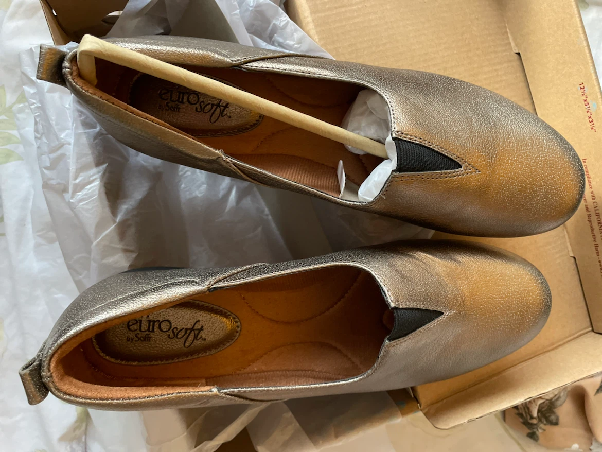 Beautiful Eurosoft Gold Slip-On Loafers