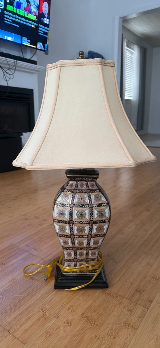 Decorative Table Lamp with Ornate Base - photo 2