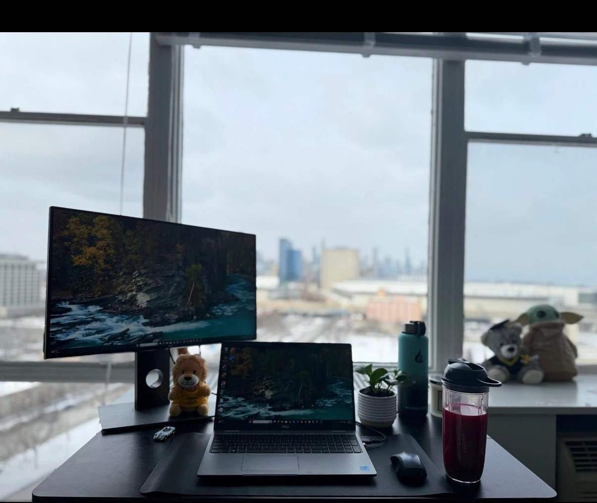 Electric Sit-Stand Desk( 40" × 24")– Adjustable Height - photo 5