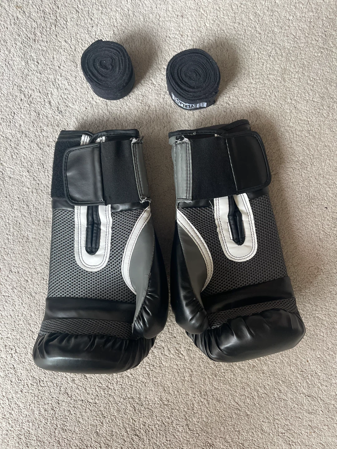 Everlast Boxing Gloves and Wraps - photo 2