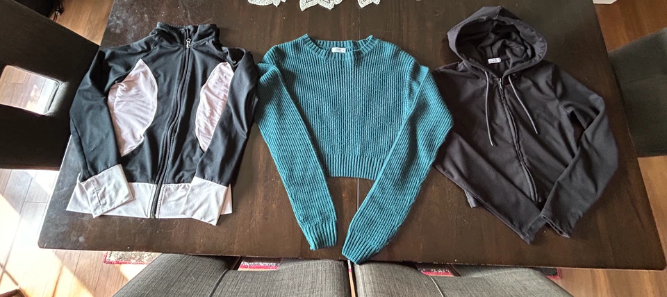 Green and black sweater Ardene size small. Other size 14 Sweater