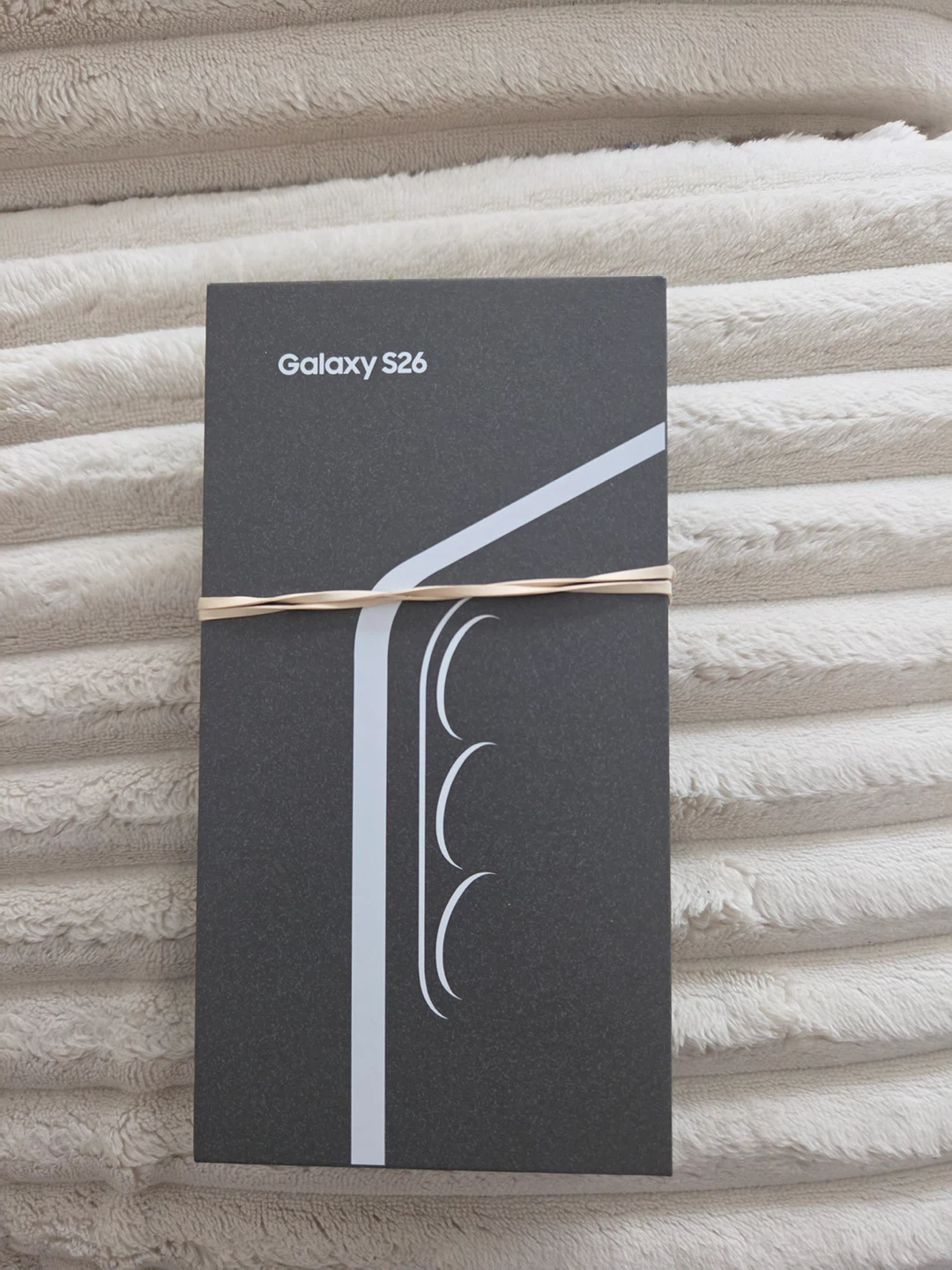 Sealed Samsung S26 256GB unlocked