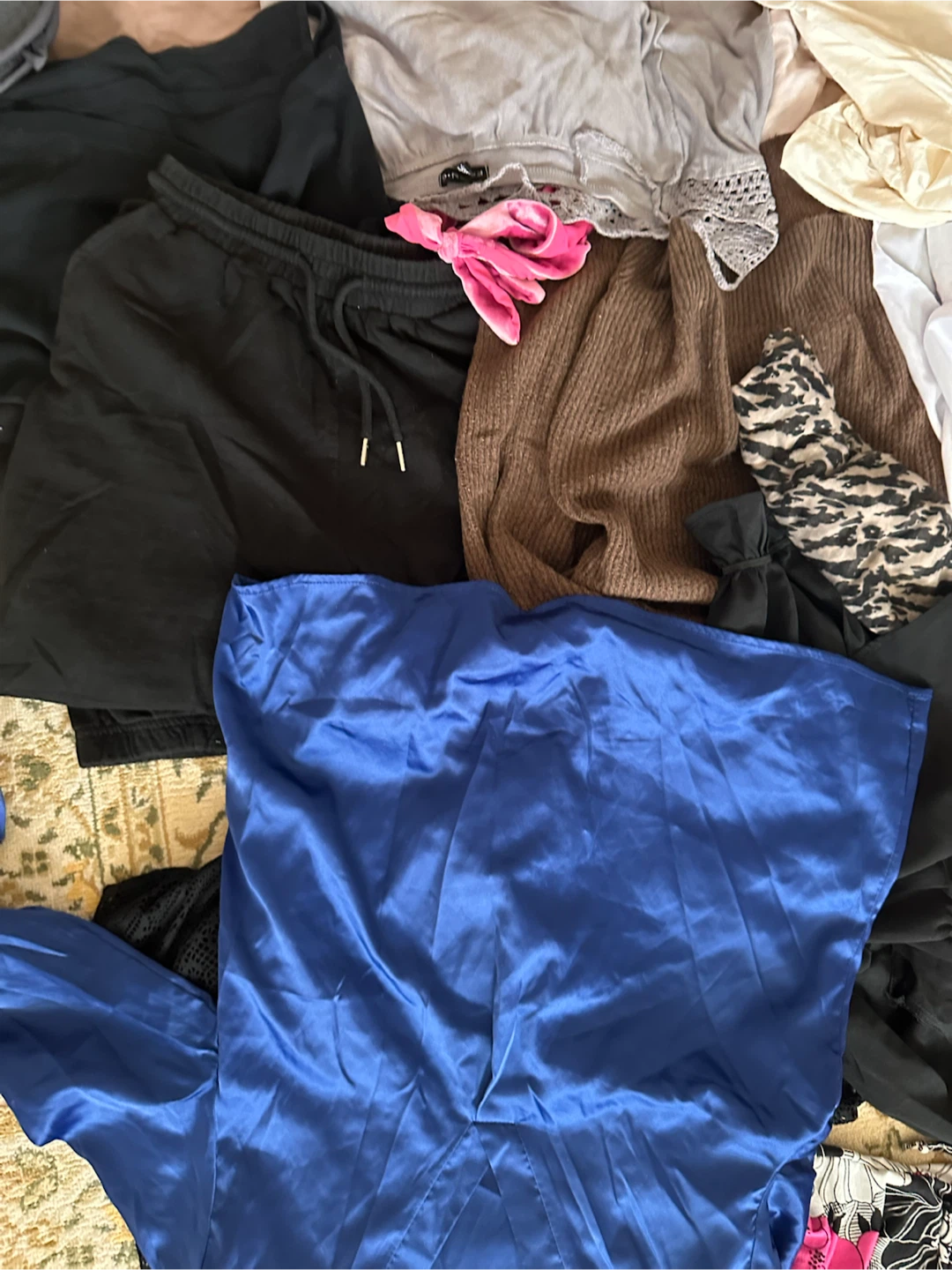 Assorted women's clothing bundle - photo 3