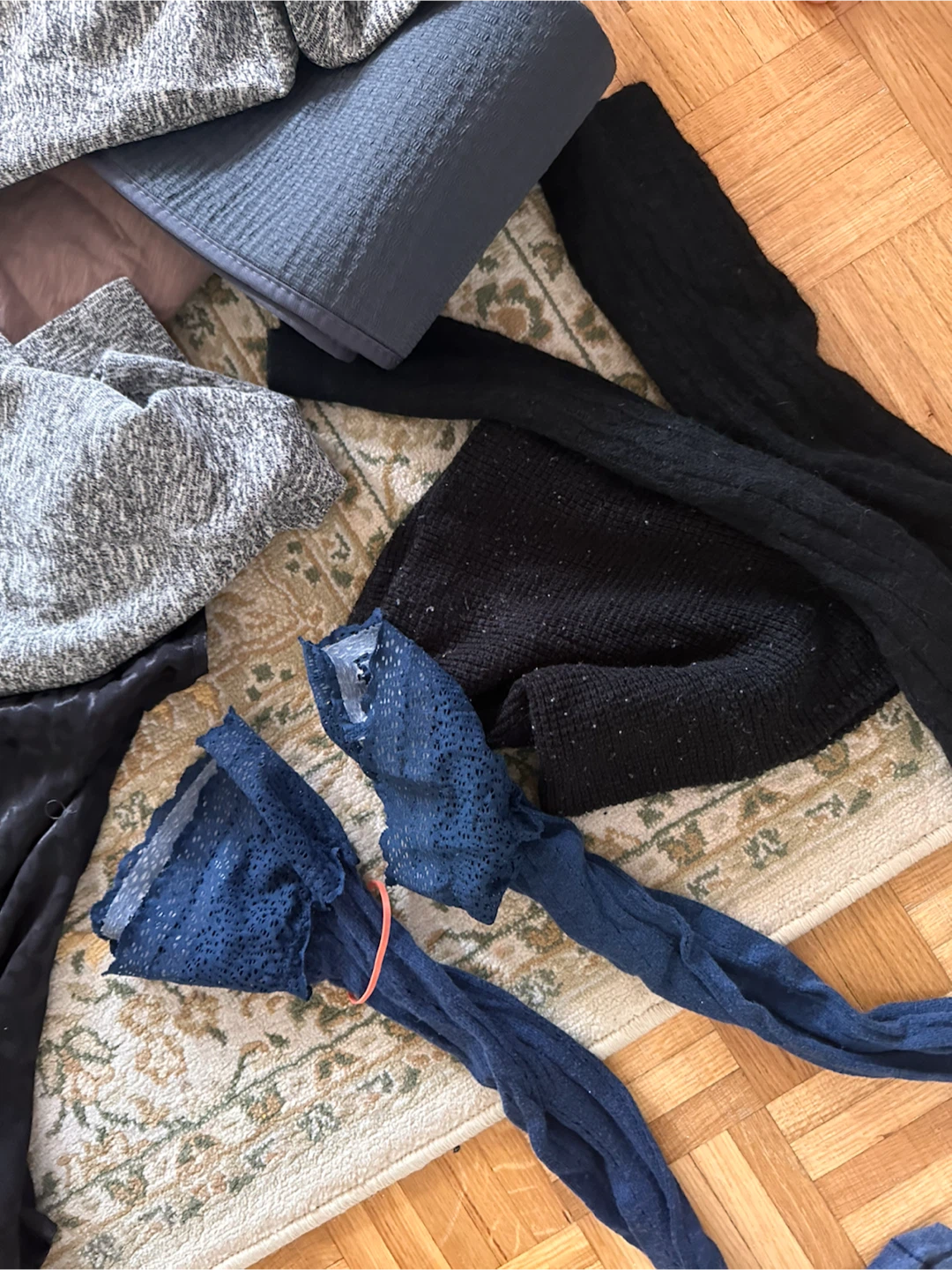 Assorted women's clothing bundle - photo 5