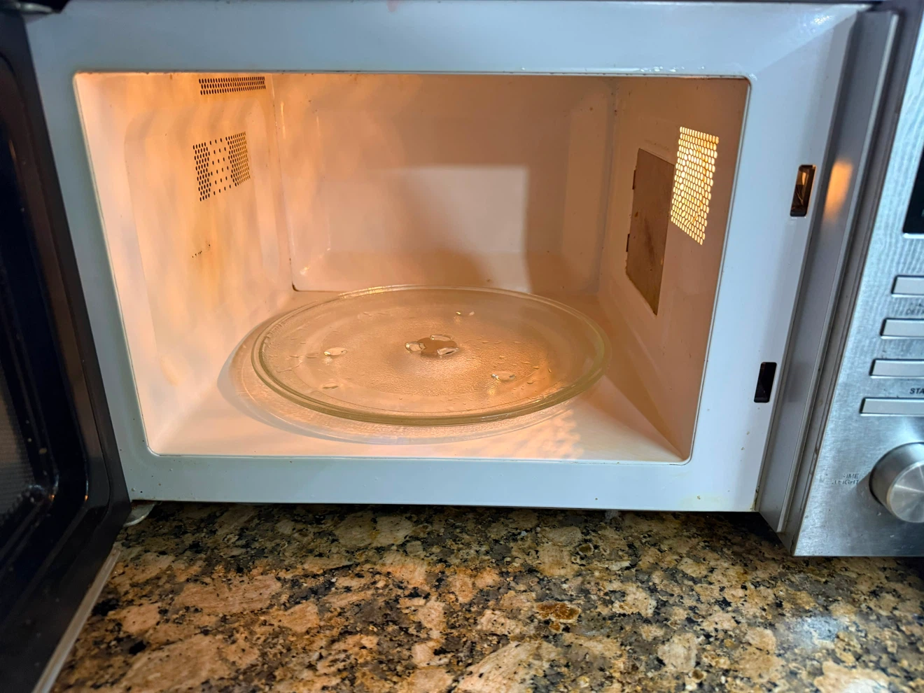 Sharp Carousel Microwave Oven