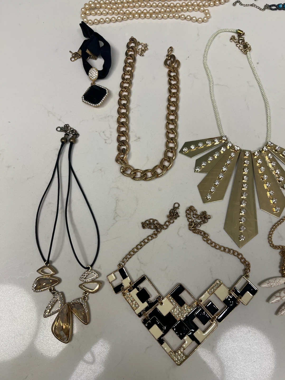 $5-9 Assorted Fashion Necklaces NEW - photo 2