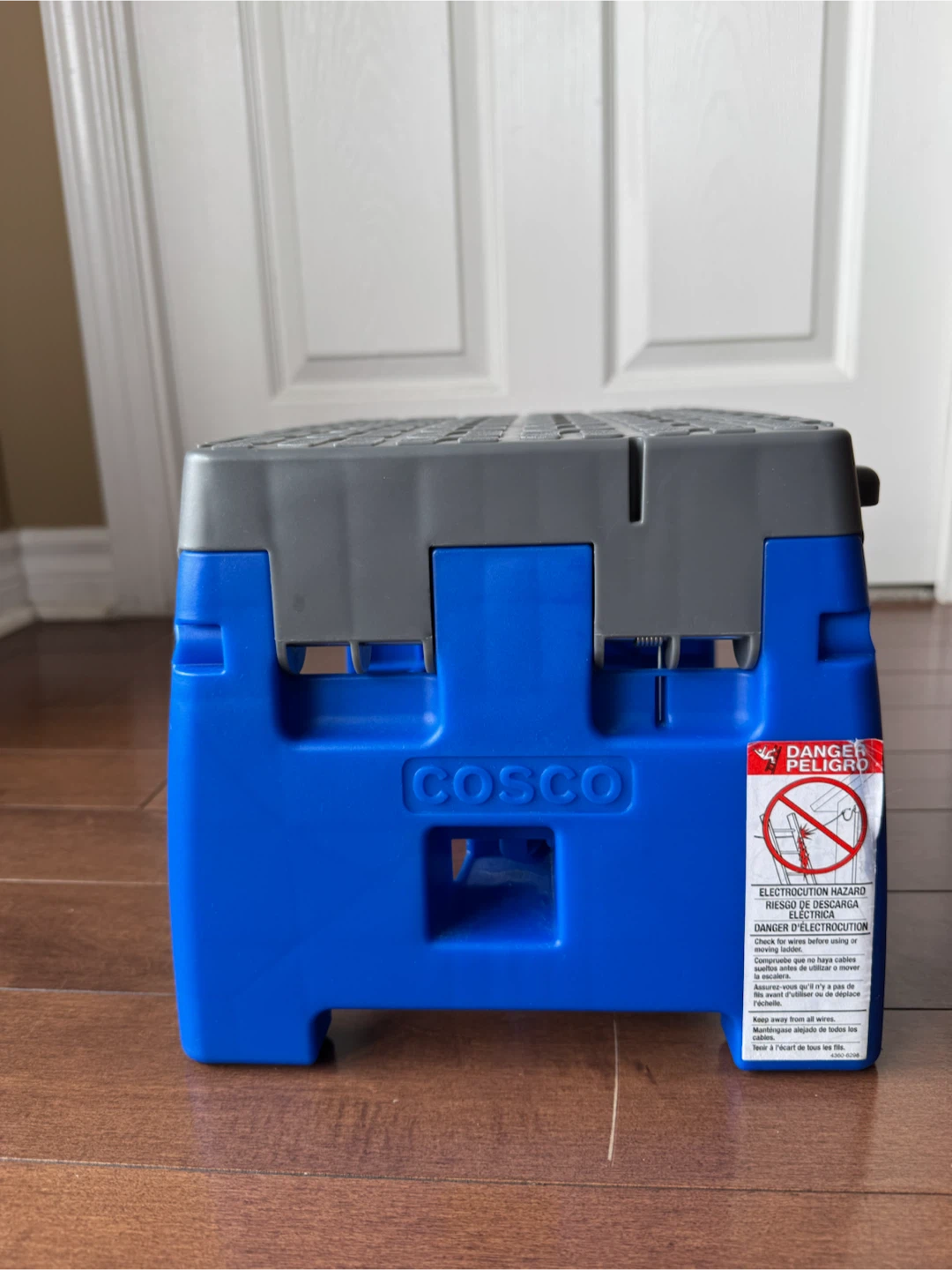 Cosco Folding Step Stool - photo 3