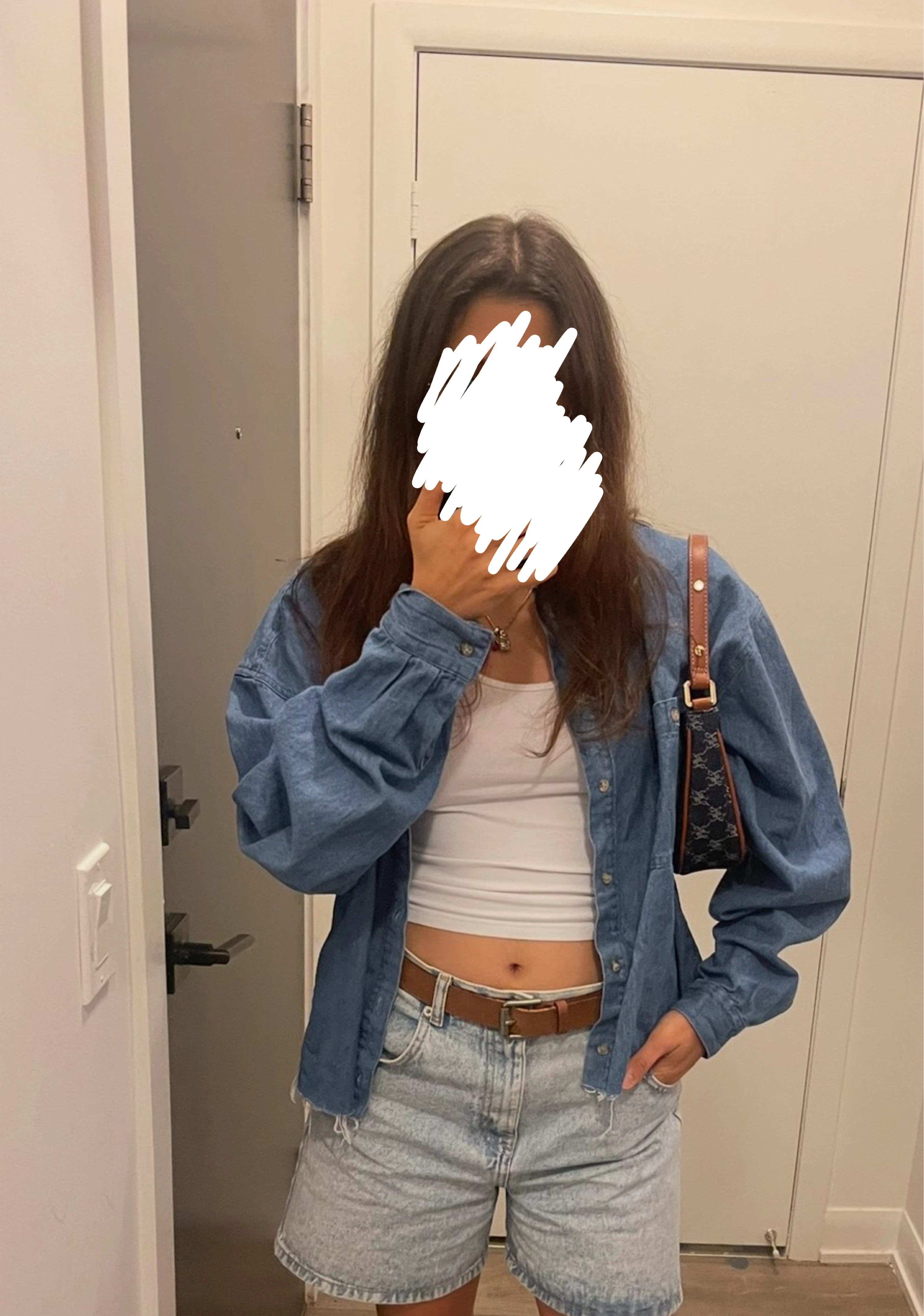 denim shoulder bag & vintage shirt - photo 2