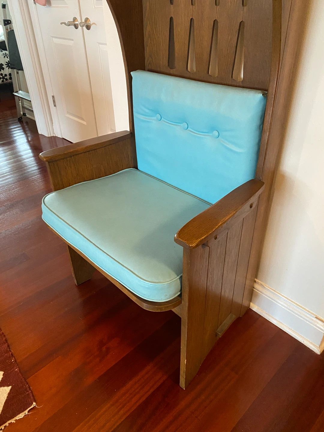 Vintage Entryway Chair - photo 5