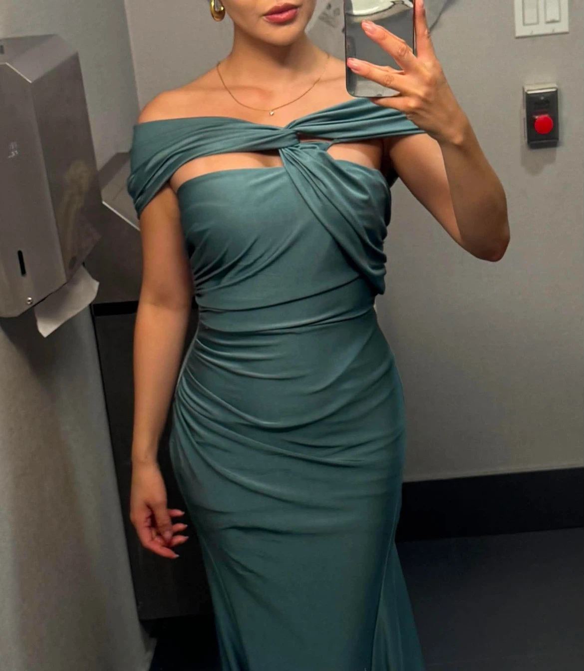 Green dress worn once for wedding - photo 3