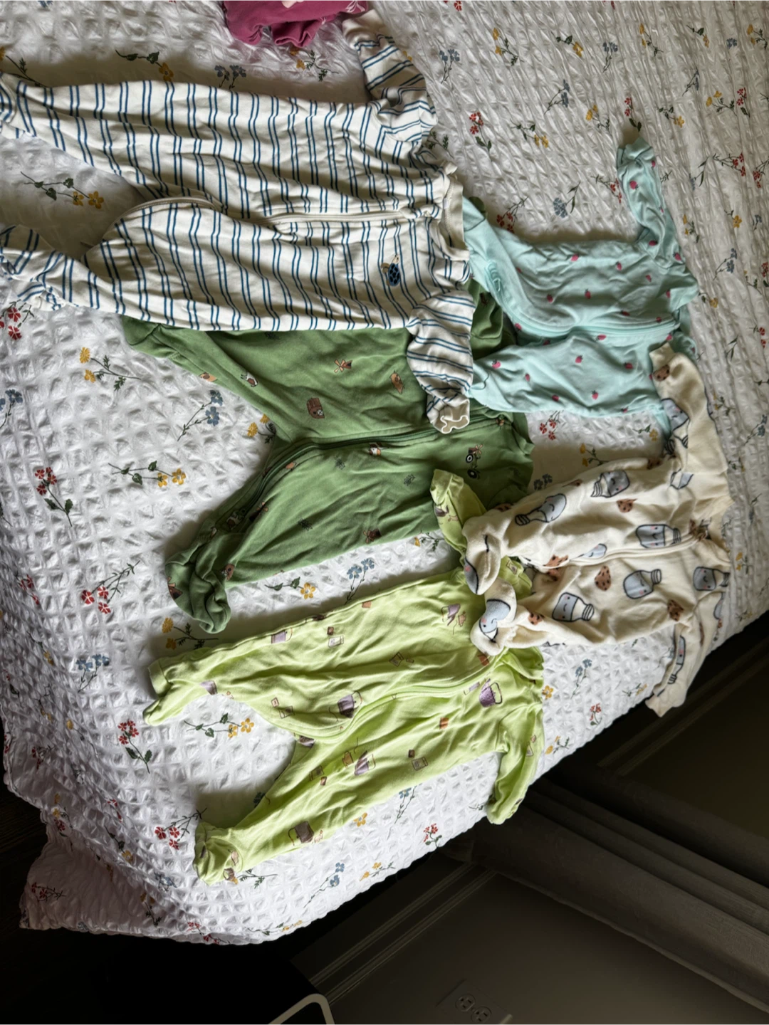 3 months Assorted Baby Sleepers and Onesies Bundle - photo 2
