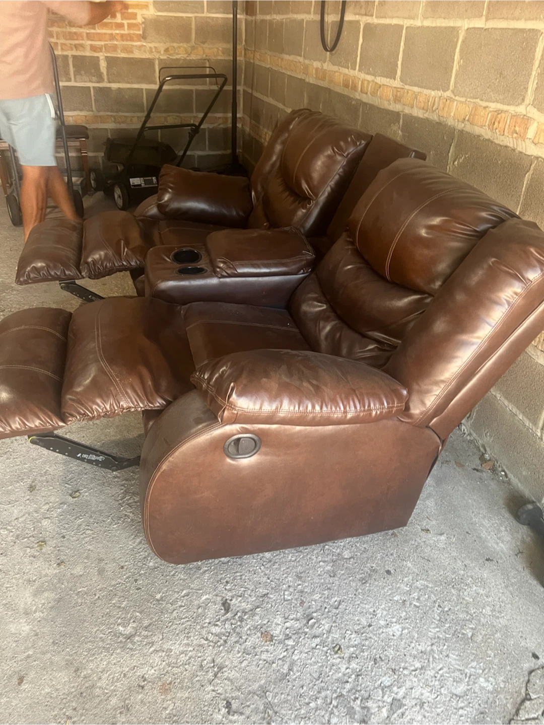 Brown 100% Leather Loveseat Recliner with Cup Holders - photo 4