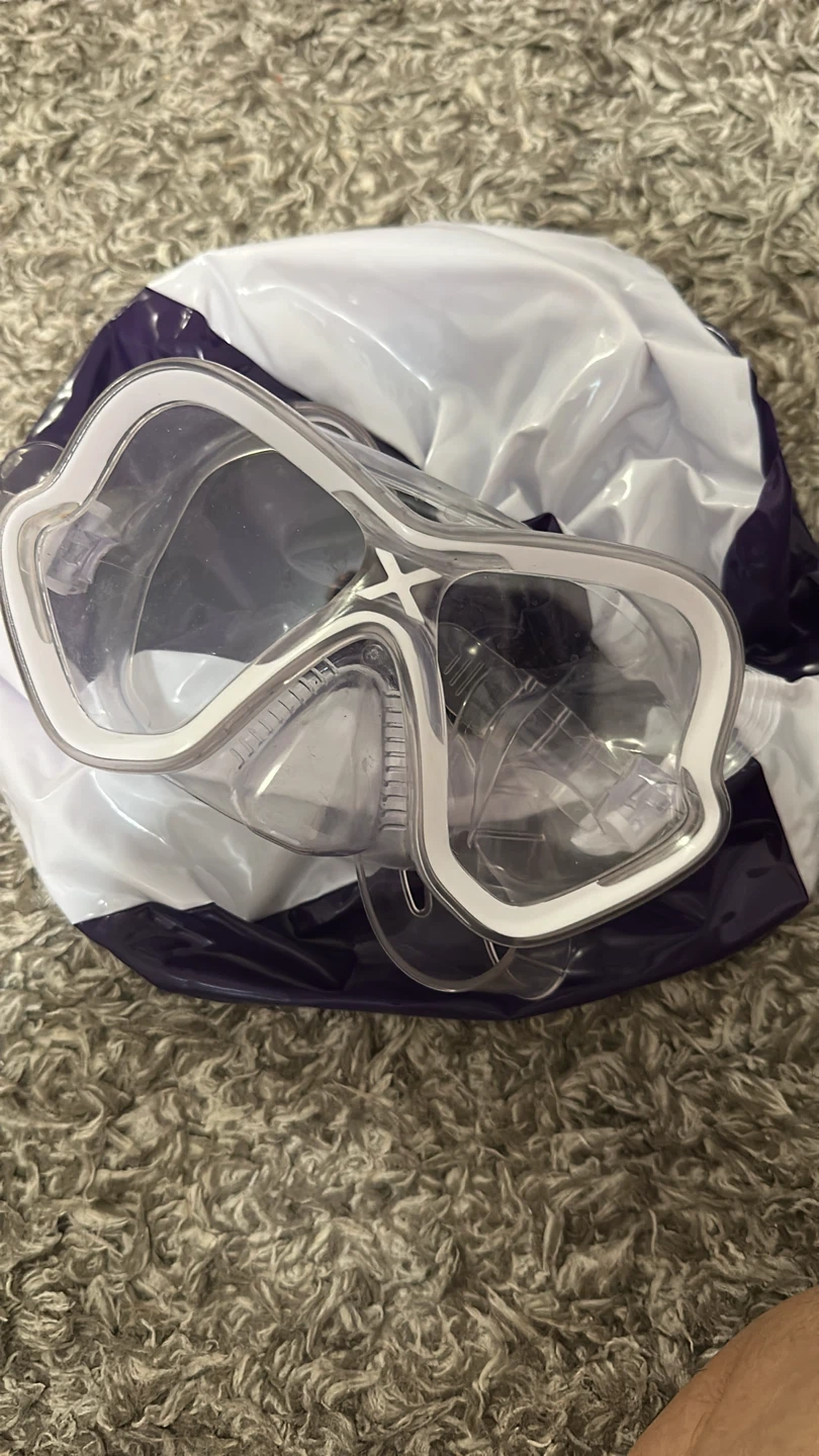 Kids Snorkel Mask and Inflatable Ball