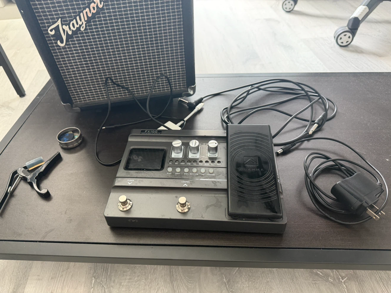 Beginners Guitar Pack - photo 2