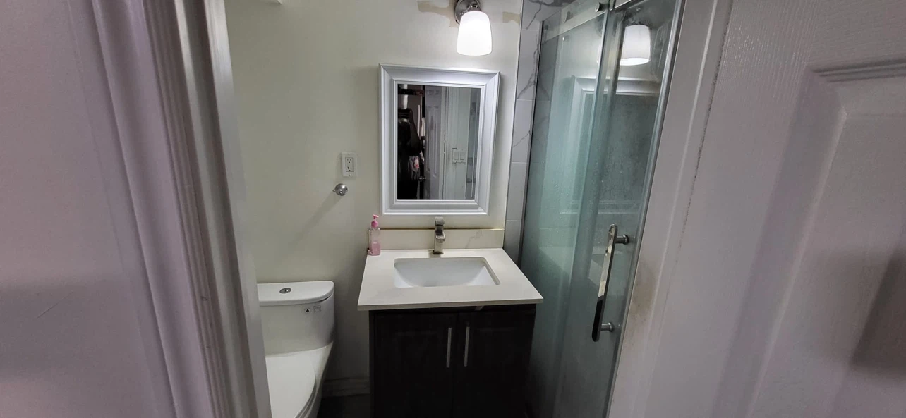 Bachelor Basement unit - photo 2