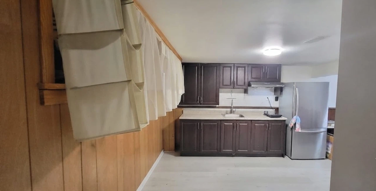 Bachelor Basement unit - photo 3