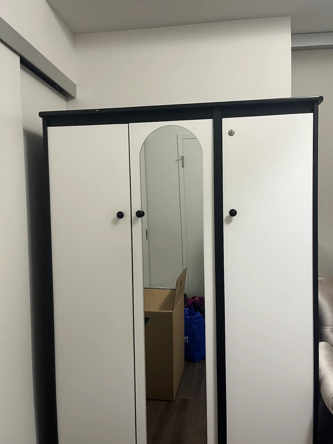 3-Door Wardrobe with Mirror
