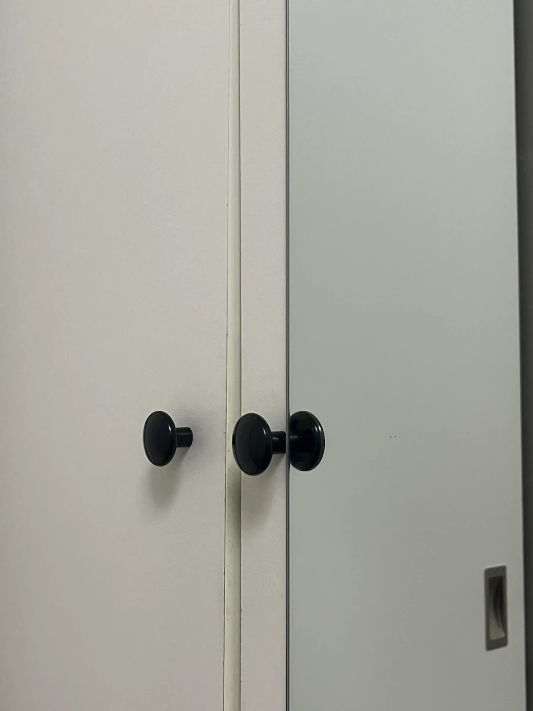 3-Door Wardrobe with Mirror - photo 3