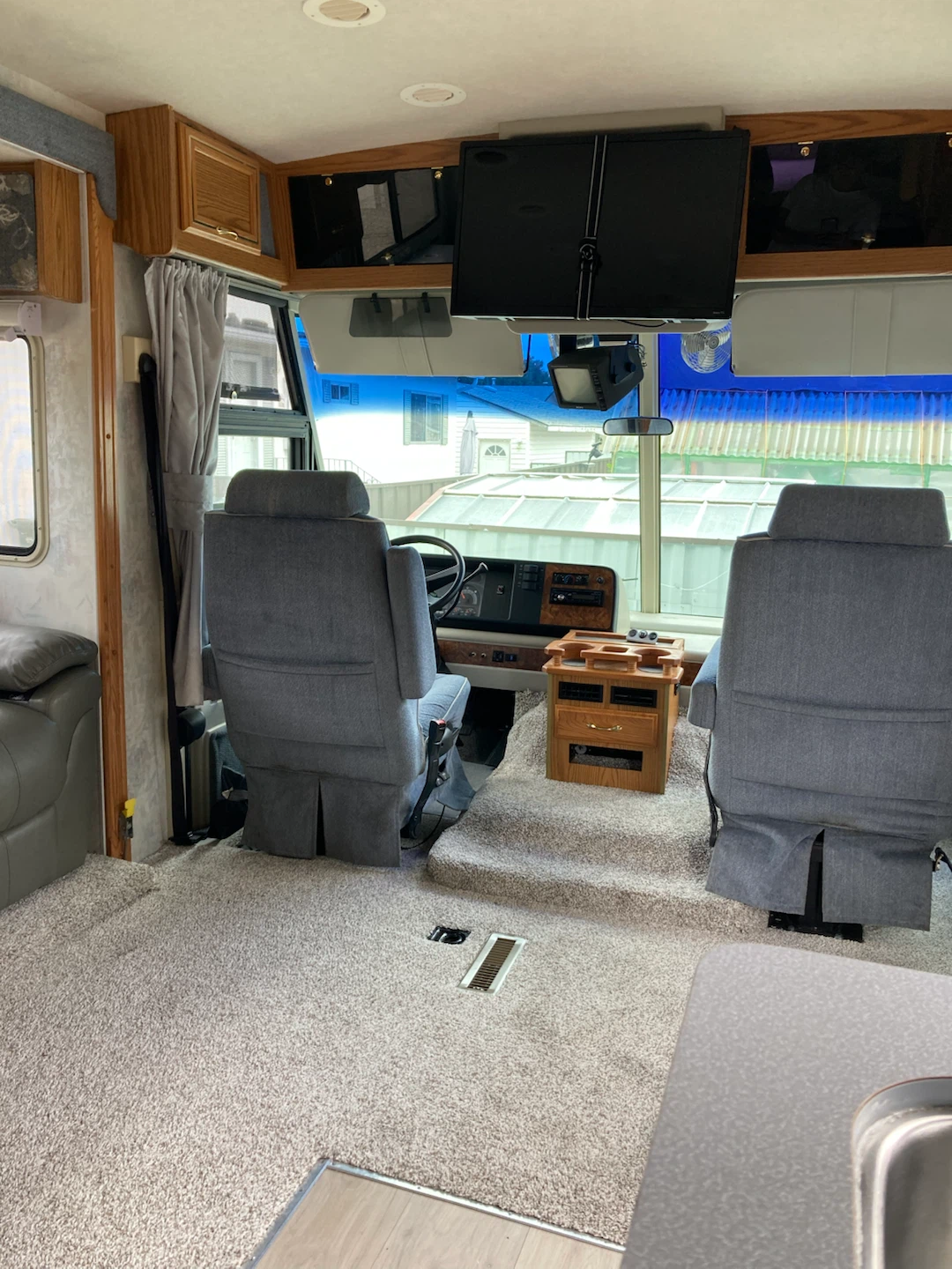 1997 34’ Winnebago Itasca Suncruiser RV - photo 5