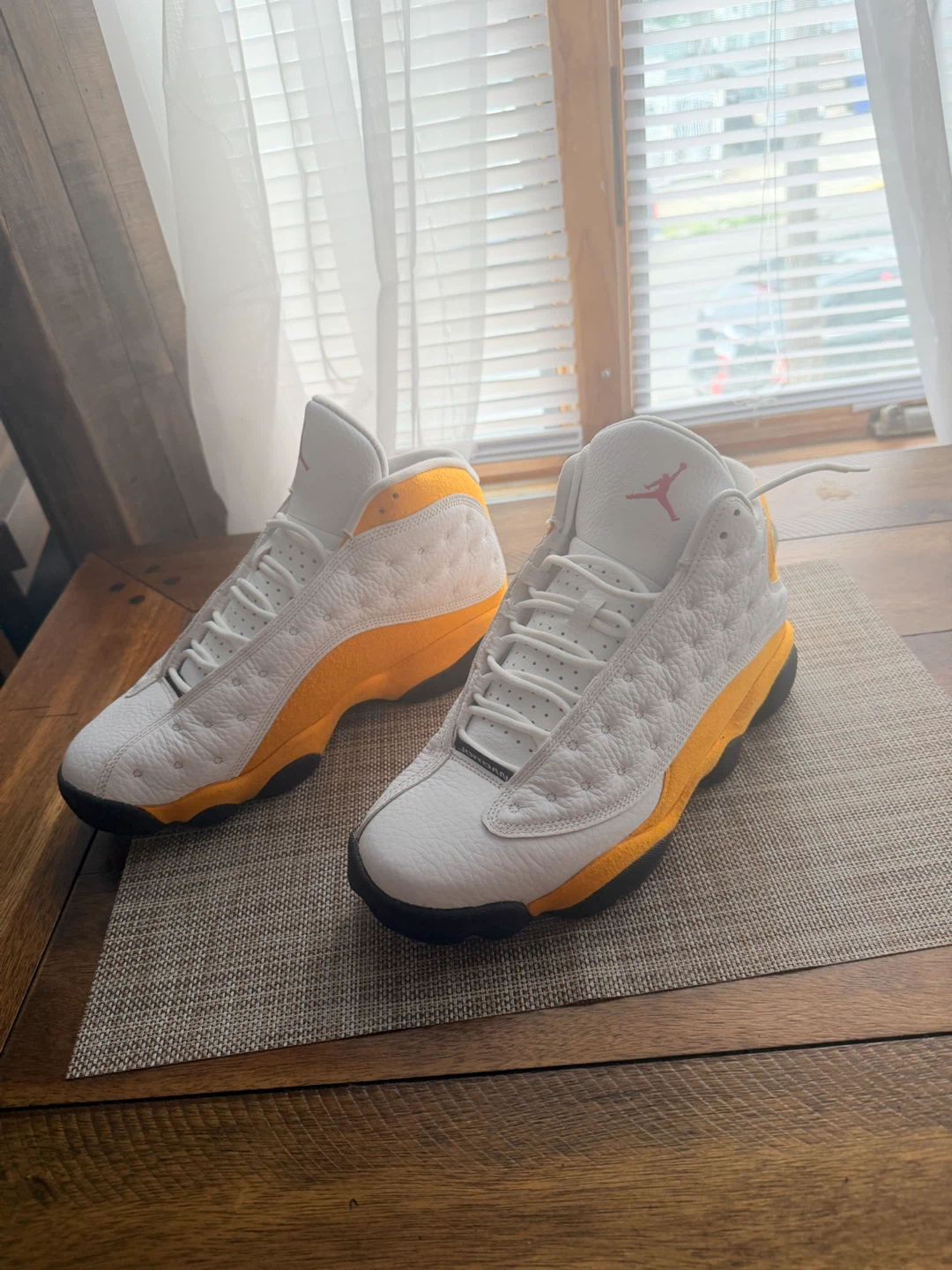 Air Jordan 13 Retro White Yellow - photo 4