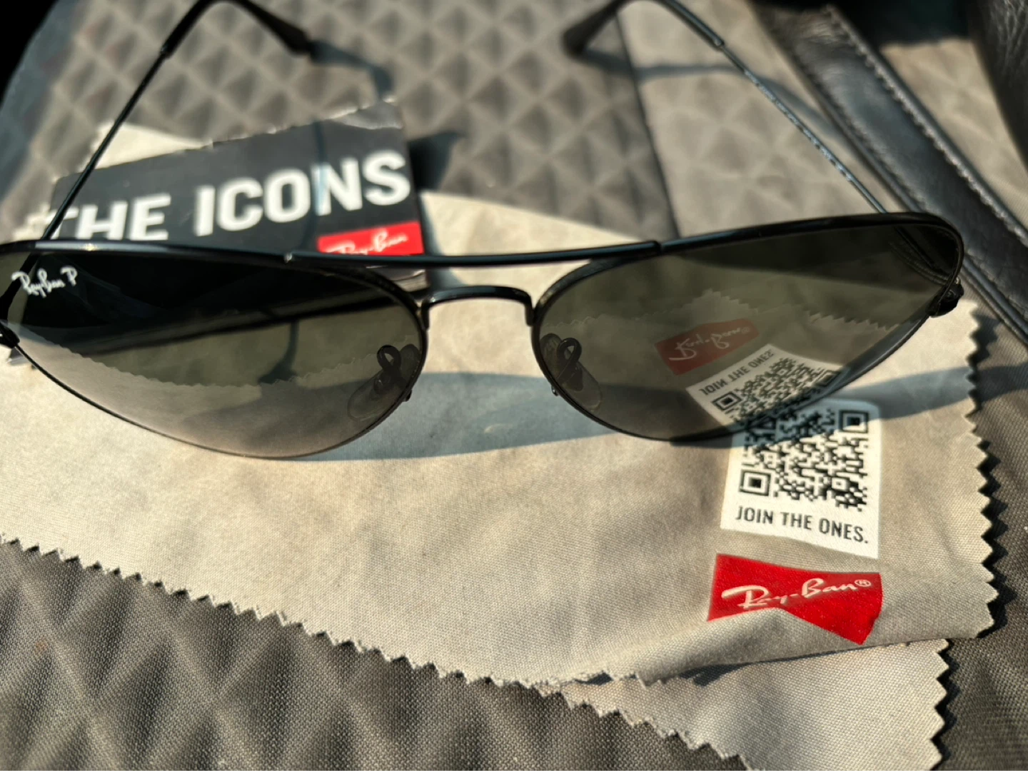 Ray-Ban Aviator Sunglasses with Case - photo 2
